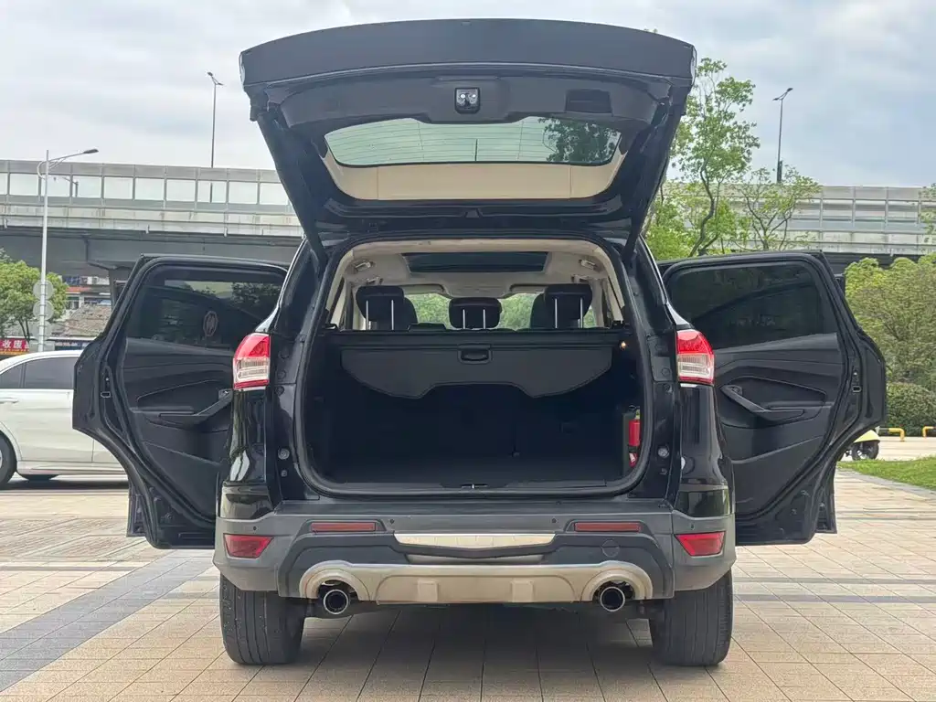 Ford Kuga 2015 — фото 26