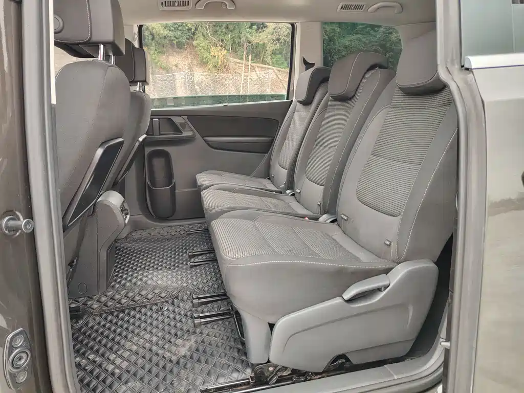 Volkswagen Sharan 2017 — фото 12