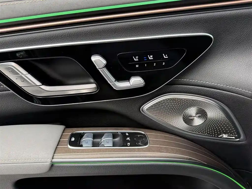 Mercedes-Benz EQS SUV 2026 — фото 10