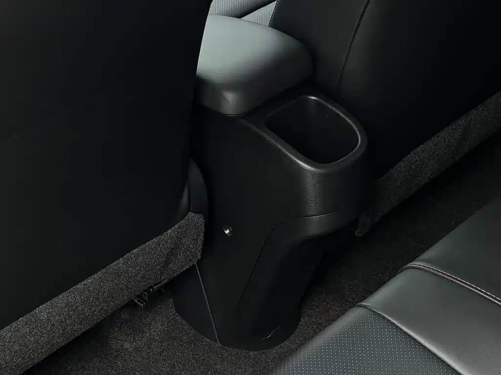 Toyota Yaris L 2021 — фото 13