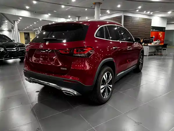 Mercedes-Benz GLA 2021