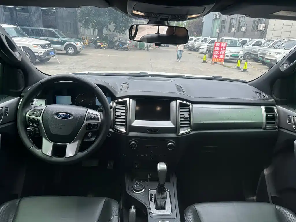 Ford Everest 2018 — фото 11