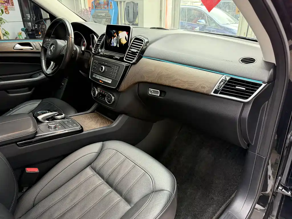 Mercedes-Benz GLE 2015 — фото 12