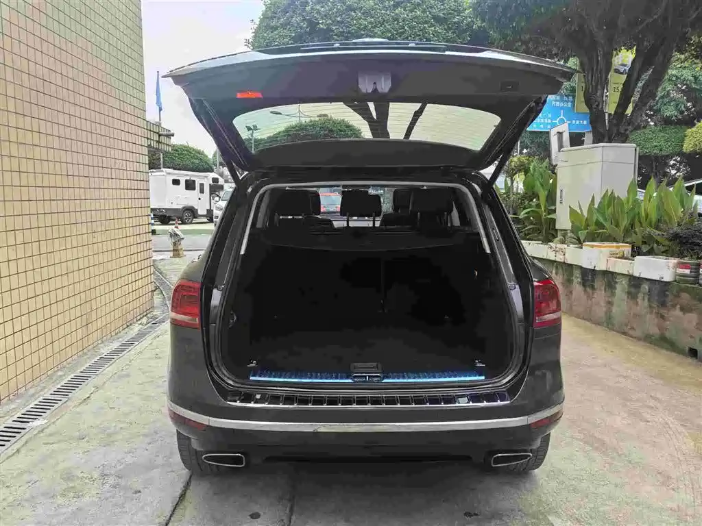 Volkswagen Touareg 2018 — фото 14