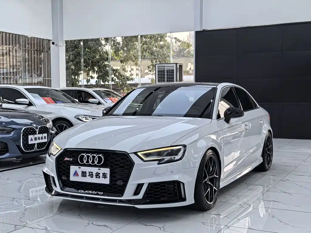 Audi A3 2018 — фото 1