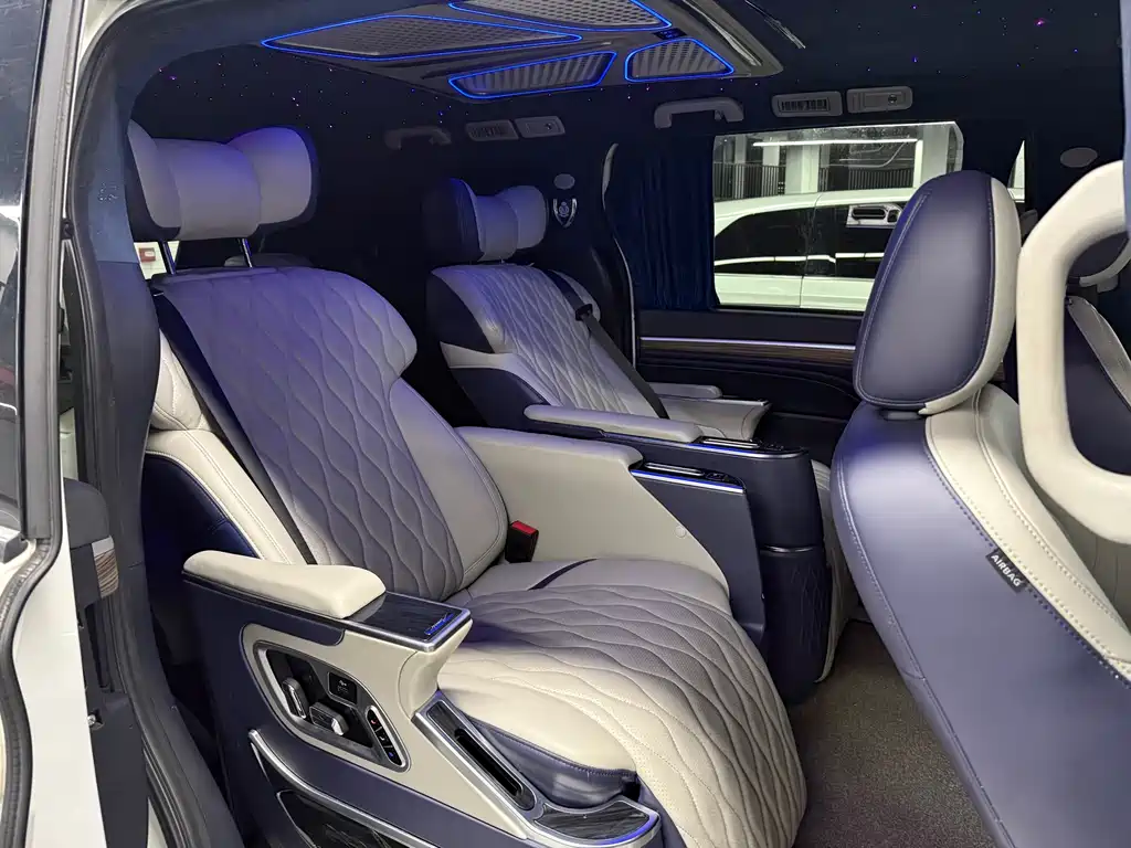 GAC Motor Trumpchi M8 2022 — фото 5