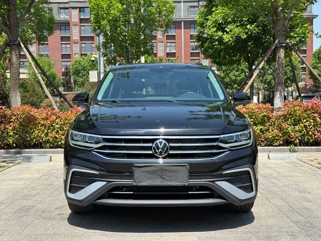 Volkswagen Tiguan L 2023 — фото 2