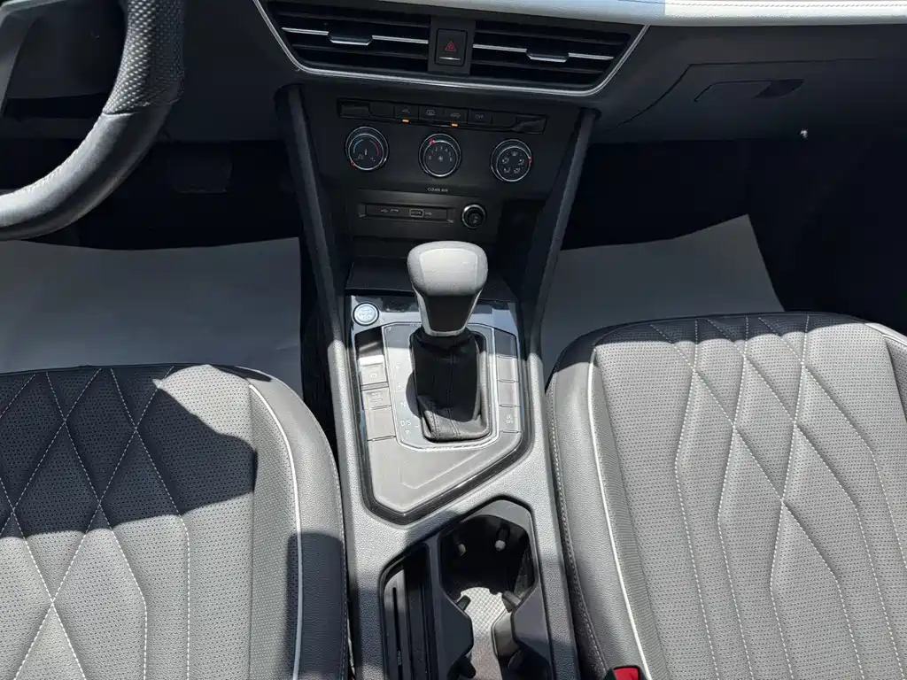 Volkswagen Tiguan L 2023 — фото 16