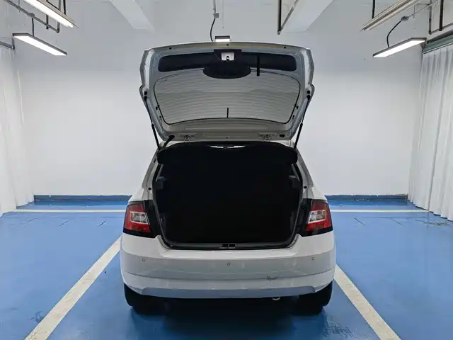 Skoda Fabia 2017 — фото 10
