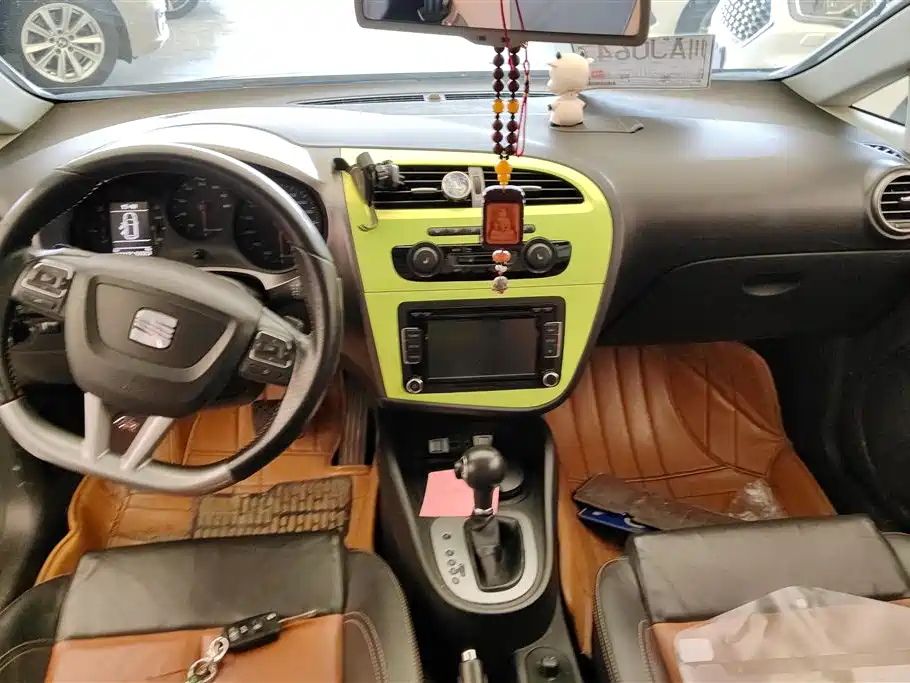 SEAT Leon 2013 — фото 12