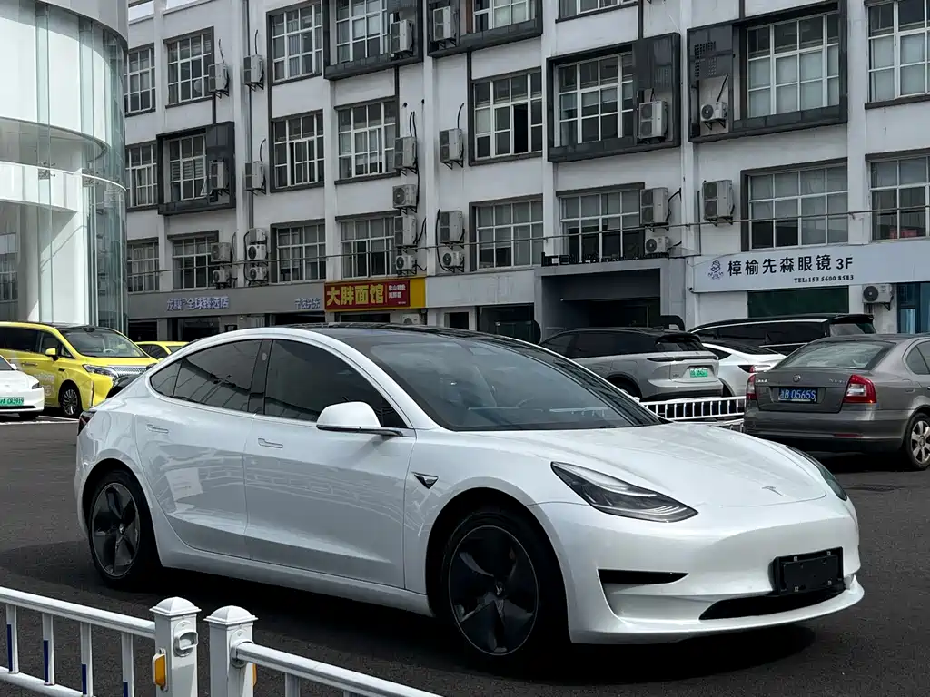 Tesla Model 3 2020