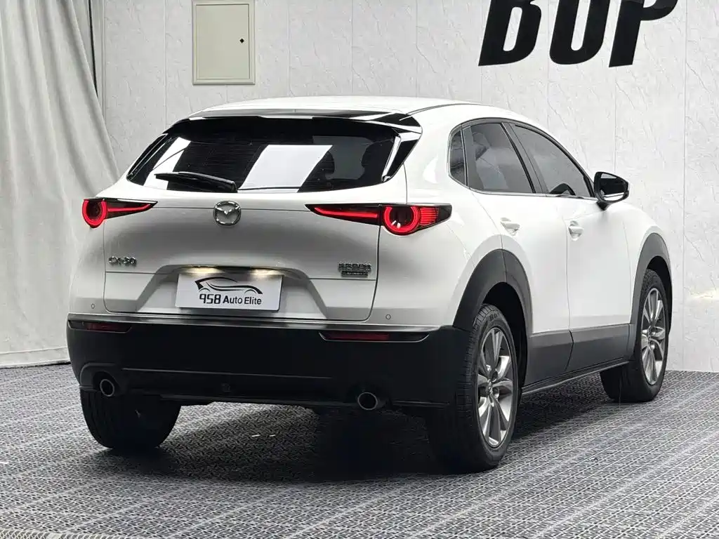Mazda CX-30 2022 — фото 12