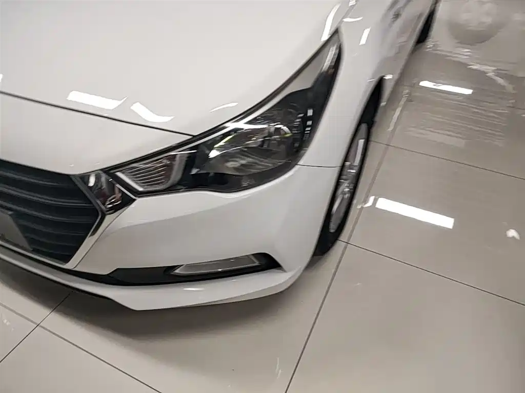 Hyundai Verna 2017 — фото 24