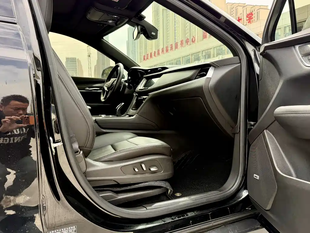 Cadillac XT5 2023 — фото 15