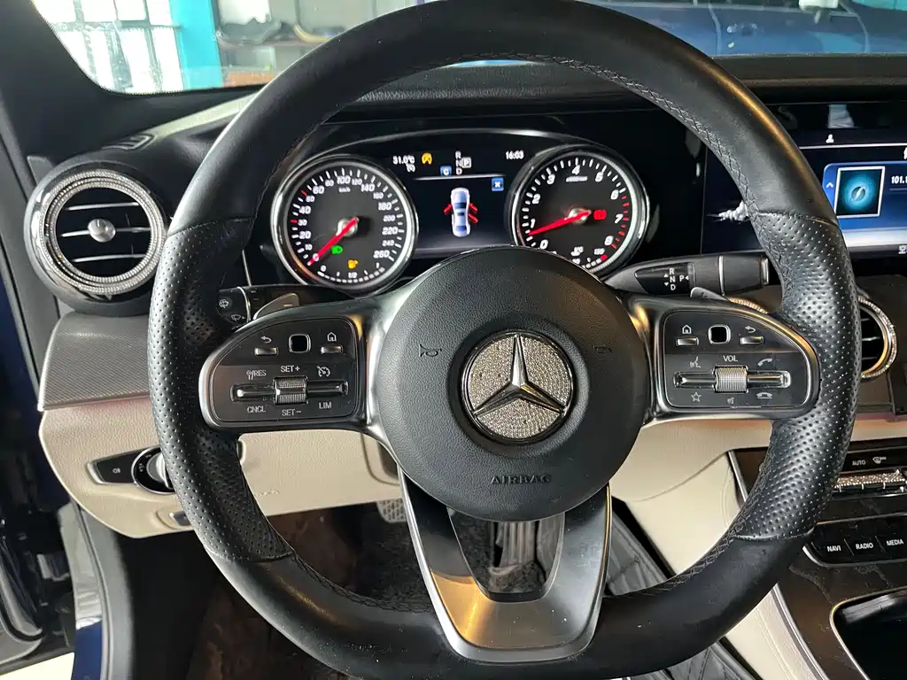 Mercedes-Benz E-Class 2019 — фото 10