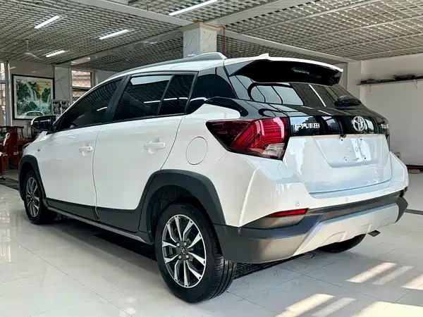 Toyota Yaris L 2022