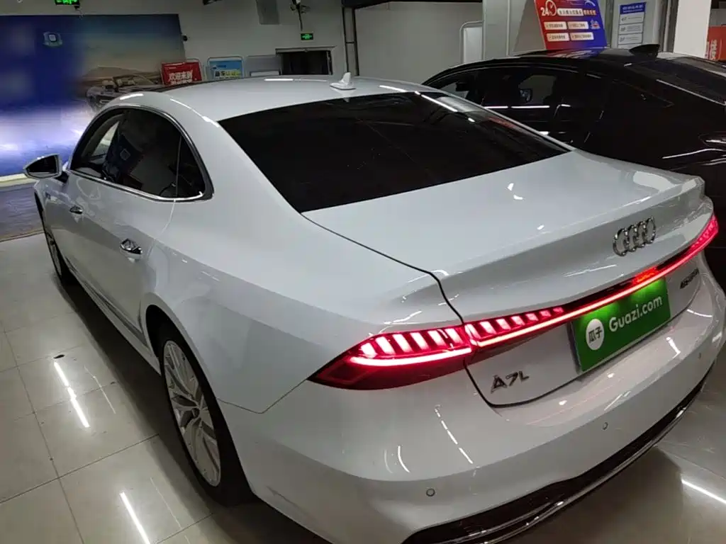 Audi A7L 2023 — фото 23