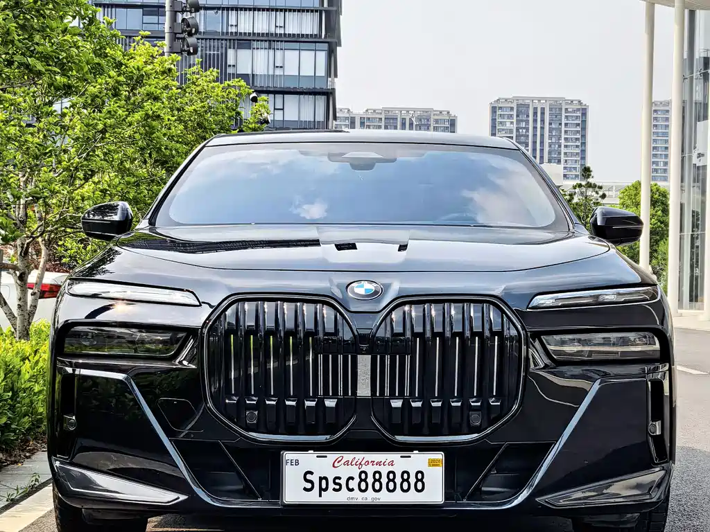 BMW 7 Series 2023 — фото 2