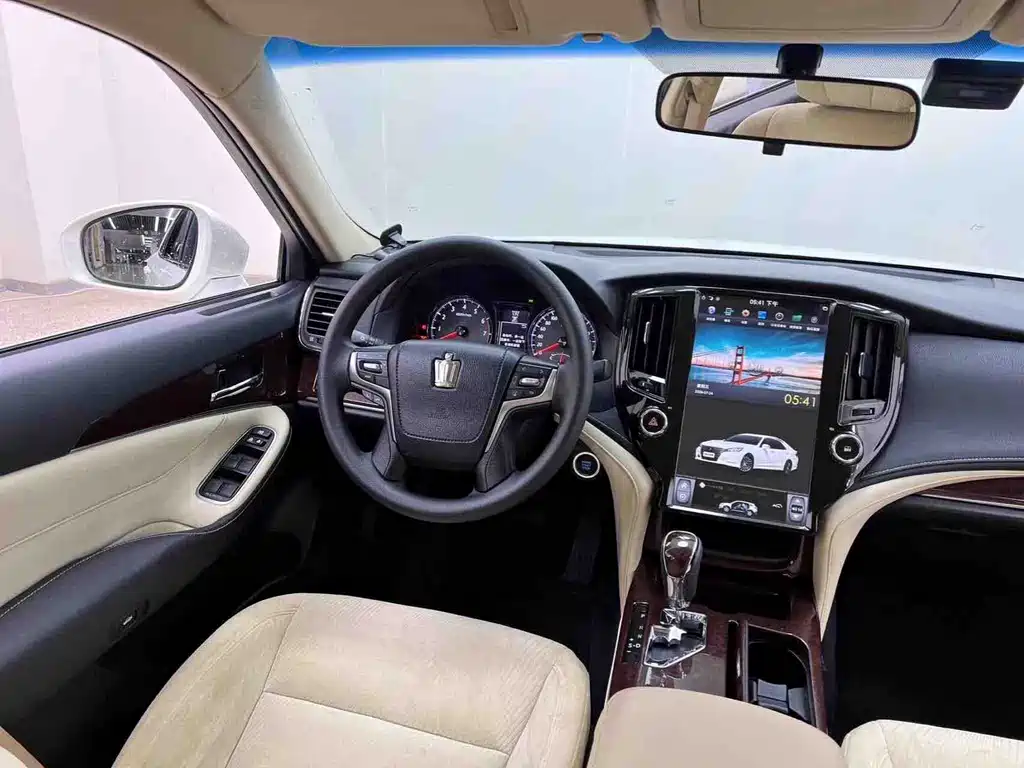 Toyota Crown 2019 — фото 16