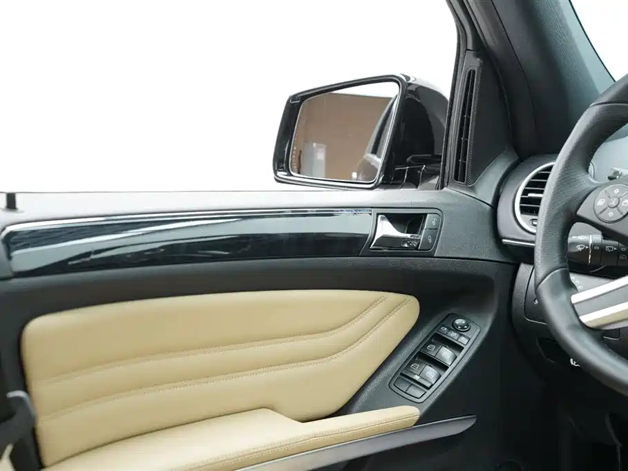 Mercedes-Benz M-Class 2012 — фото 16