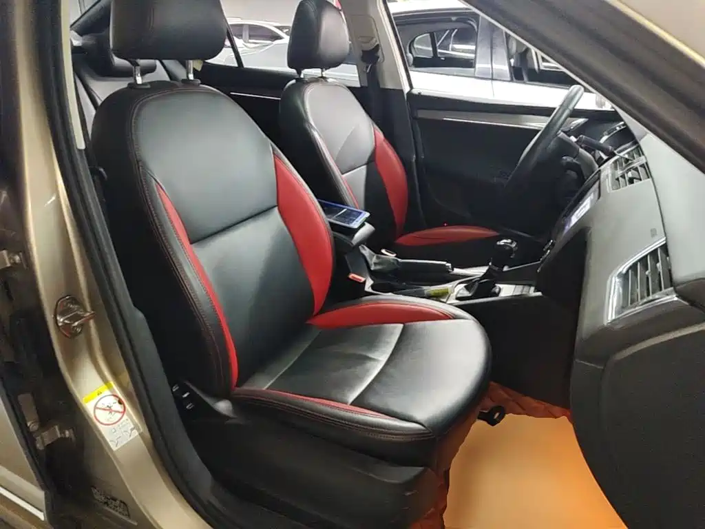 Skoda Octavia 2020 — фото 25