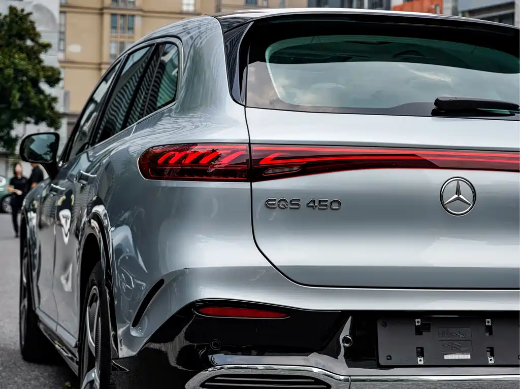 Mercedes-Benz EQS SUV 2023 — фото 7