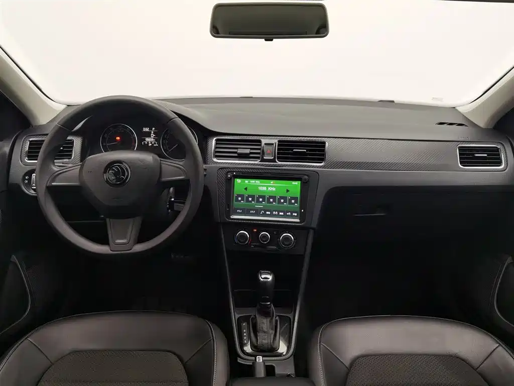 Skoda Rapid Spaceback 2016 — фото 5