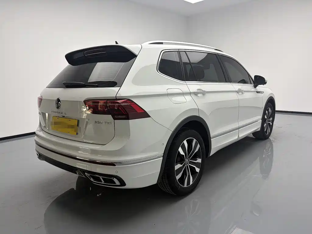 Volkswagen Tiguan L 2023 — фото 6