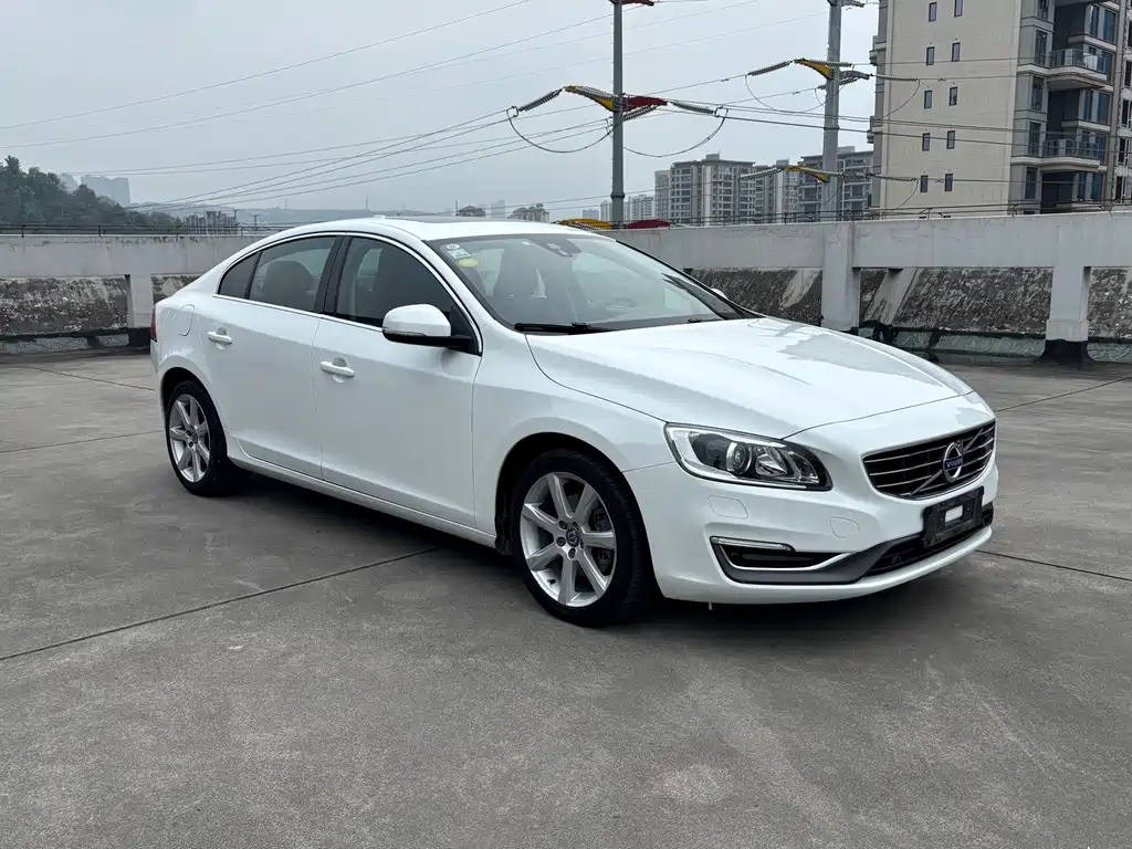 Volvo S60 2016 — фото 3
