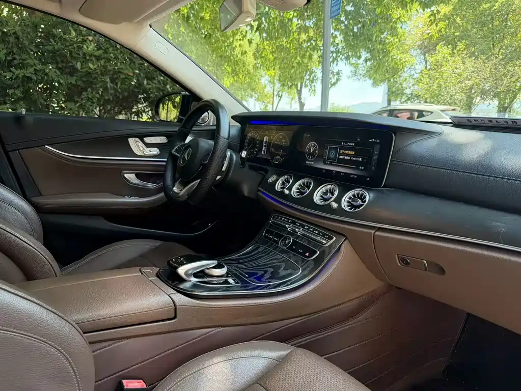 Mercedes-Benz E-Class 2018 — фото 13