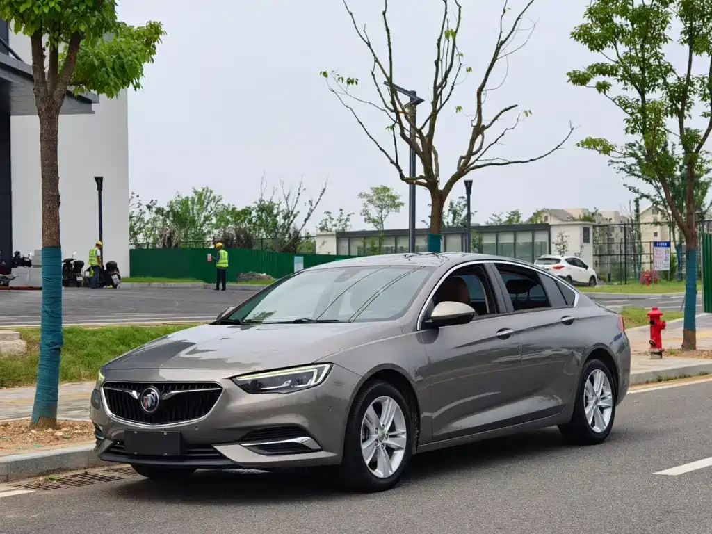 Buick Regal 2017 — фото 1