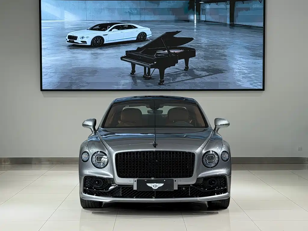 Bentley Flying Spur 2024 — фото 2