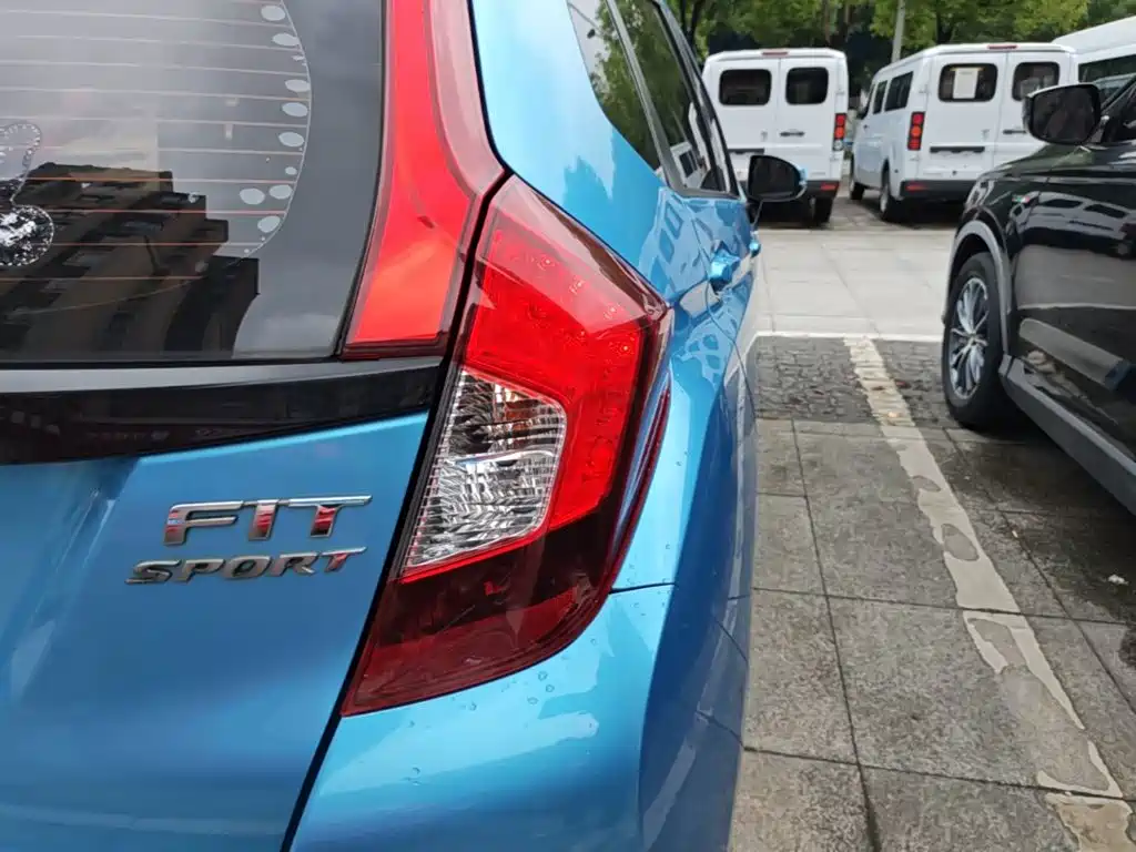 Honda Fit 2018 — фото 8