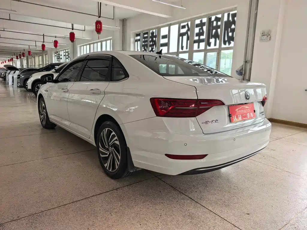 Volkswagen Sagitar 2021