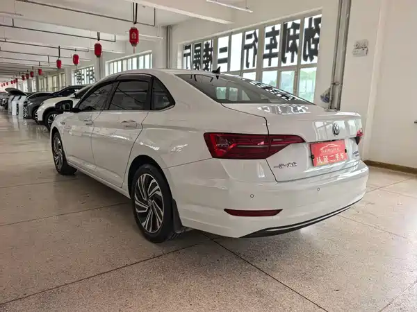 Volkswagen Sagitar 2021