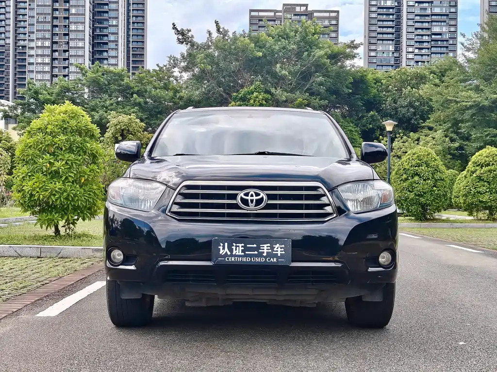 Toyota Highlander 2010 — фото 2