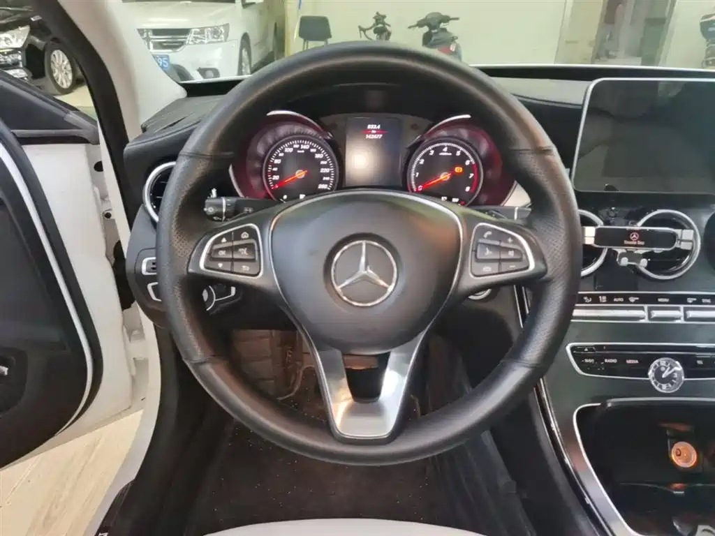 Mercedes-Benz C-Class 2018 — фото 11