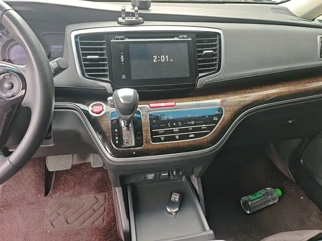 Honda Odyssey 2017 — фото 13