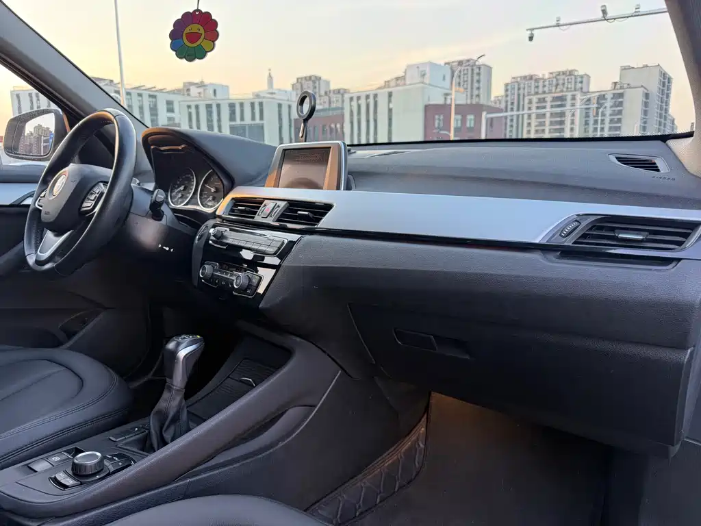 BMW X1 2016 — фото 15