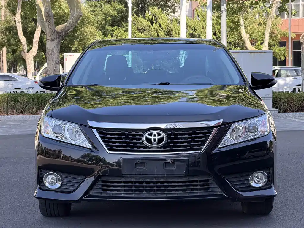 Toyota Camry 2015 — фото 2