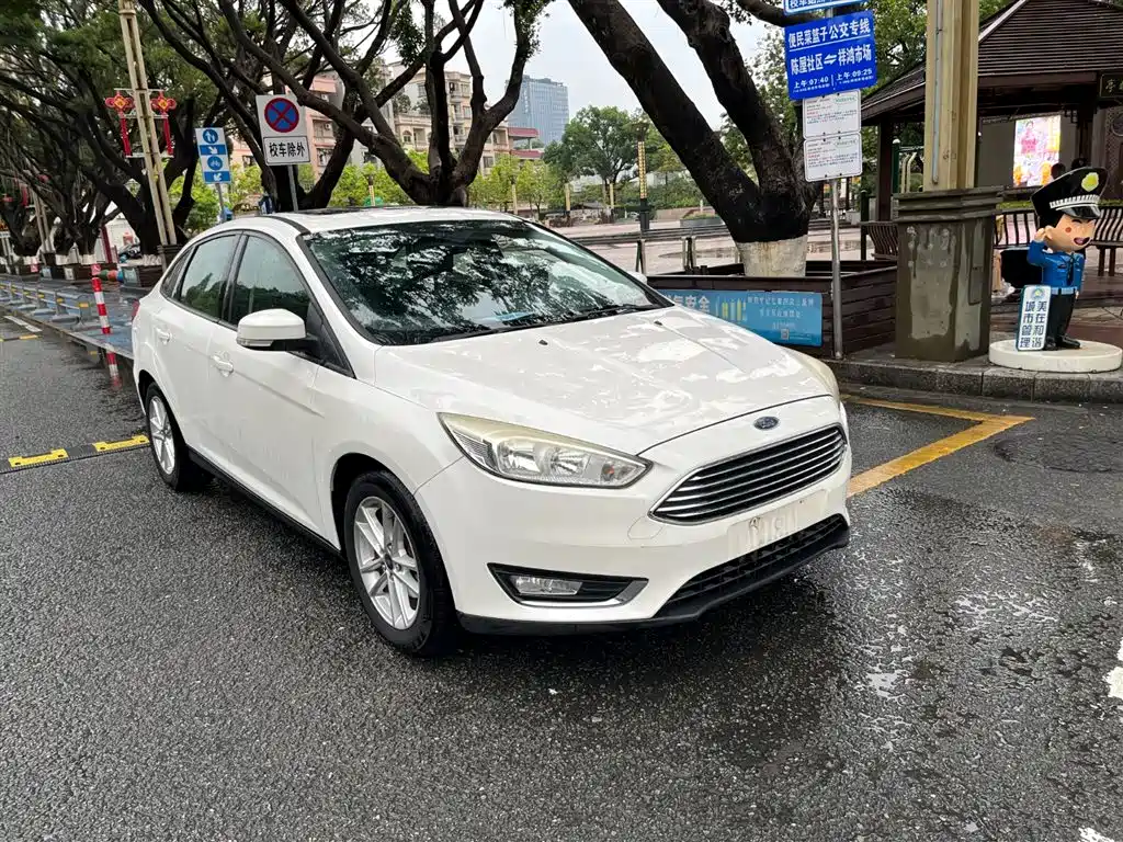 Ford Focus 2015 — фото 5