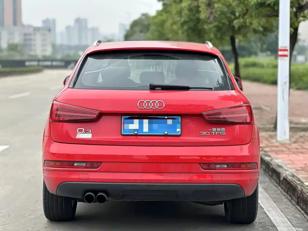 Audi Q3 2016 — фото 9