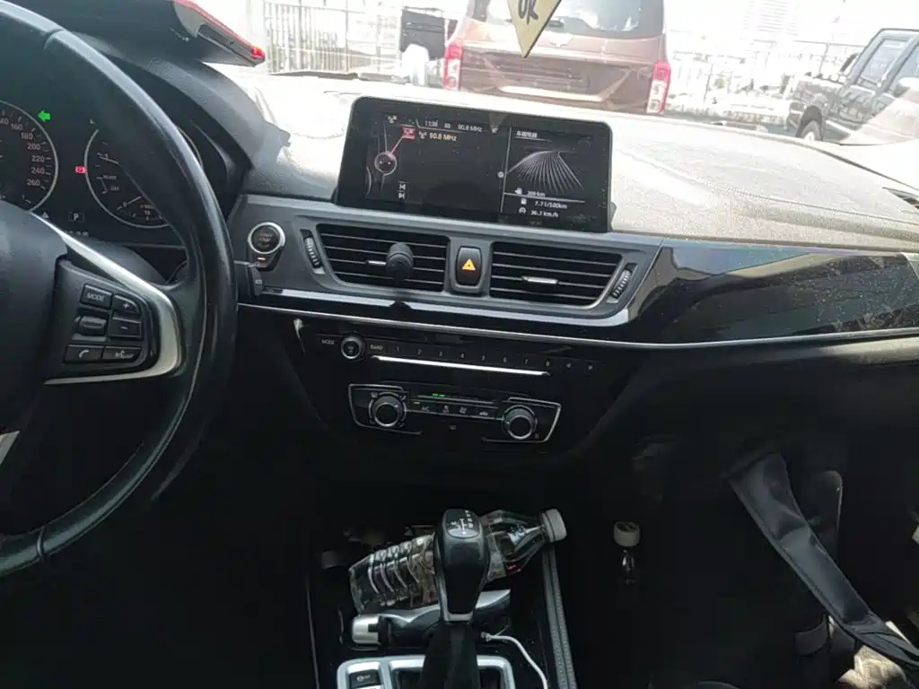 BMW 1 Series 2017 — фото 13