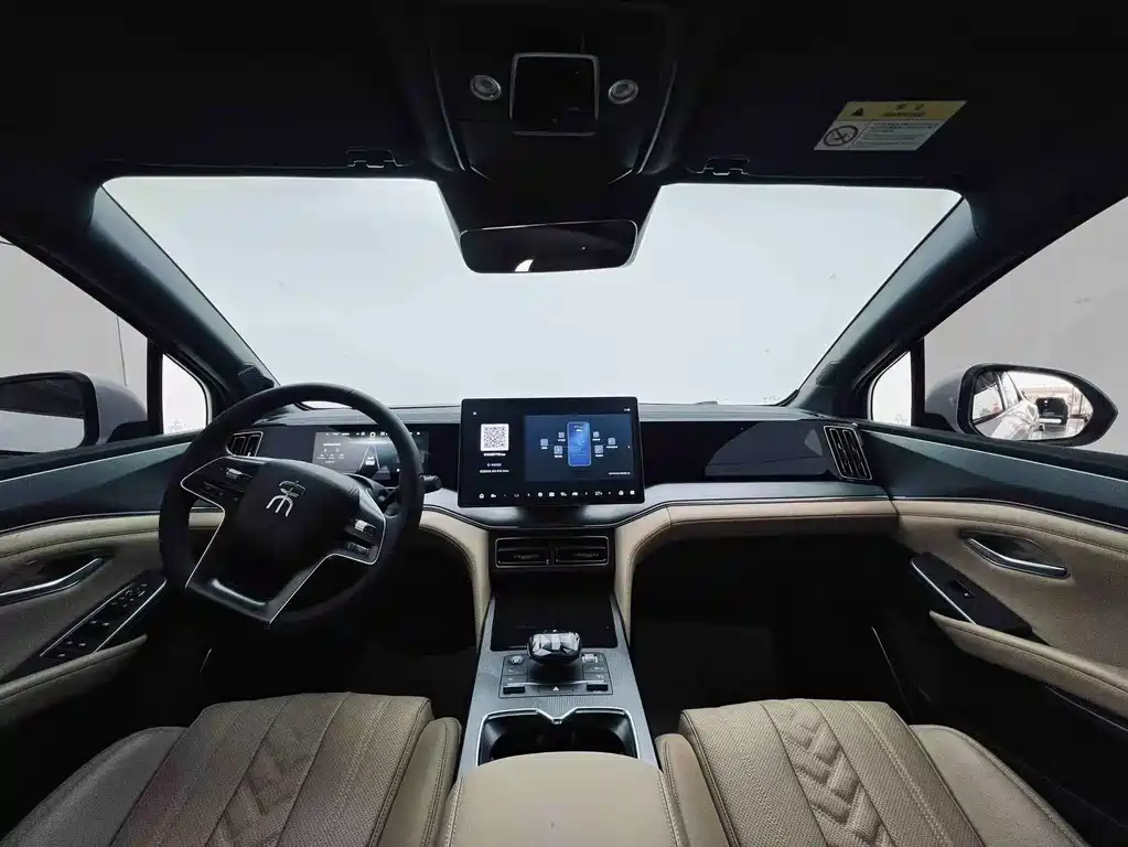 BYD L DM-i 2025 — фото 5