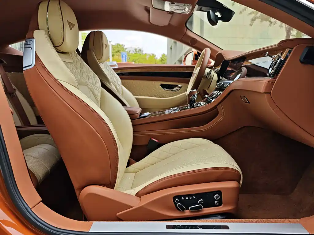 Bentley Continental 2019 — фото 12