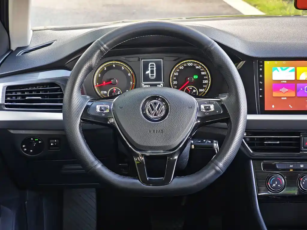 Volkswagen Lavida 2018 — фото 13