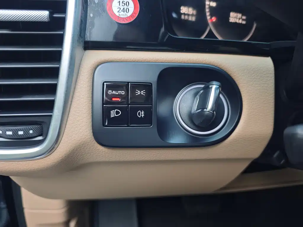 Porsche Cayenne 2018 — фото 18