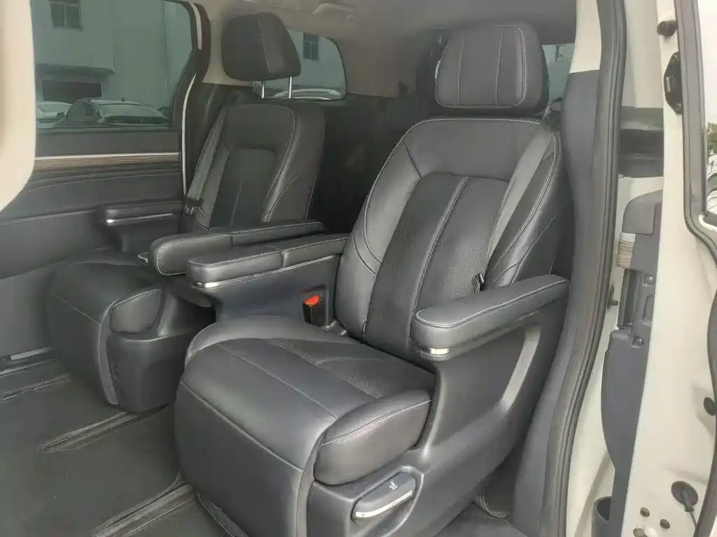 GAC Trumpchi M8 2021 — фото 10