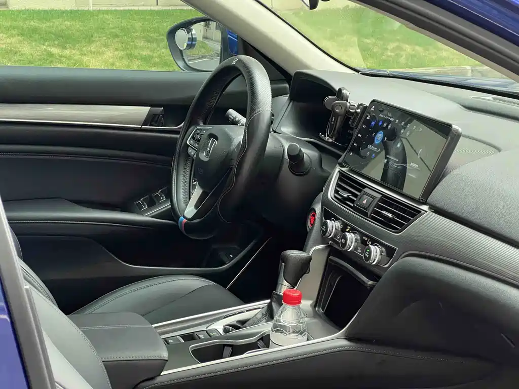 Honda Accord 2023 — фото 15