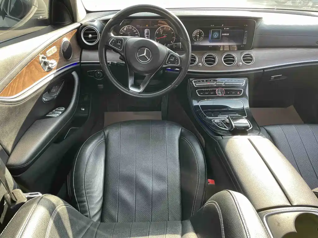 Mercedes-Benz E-Class 2017 — фото 11